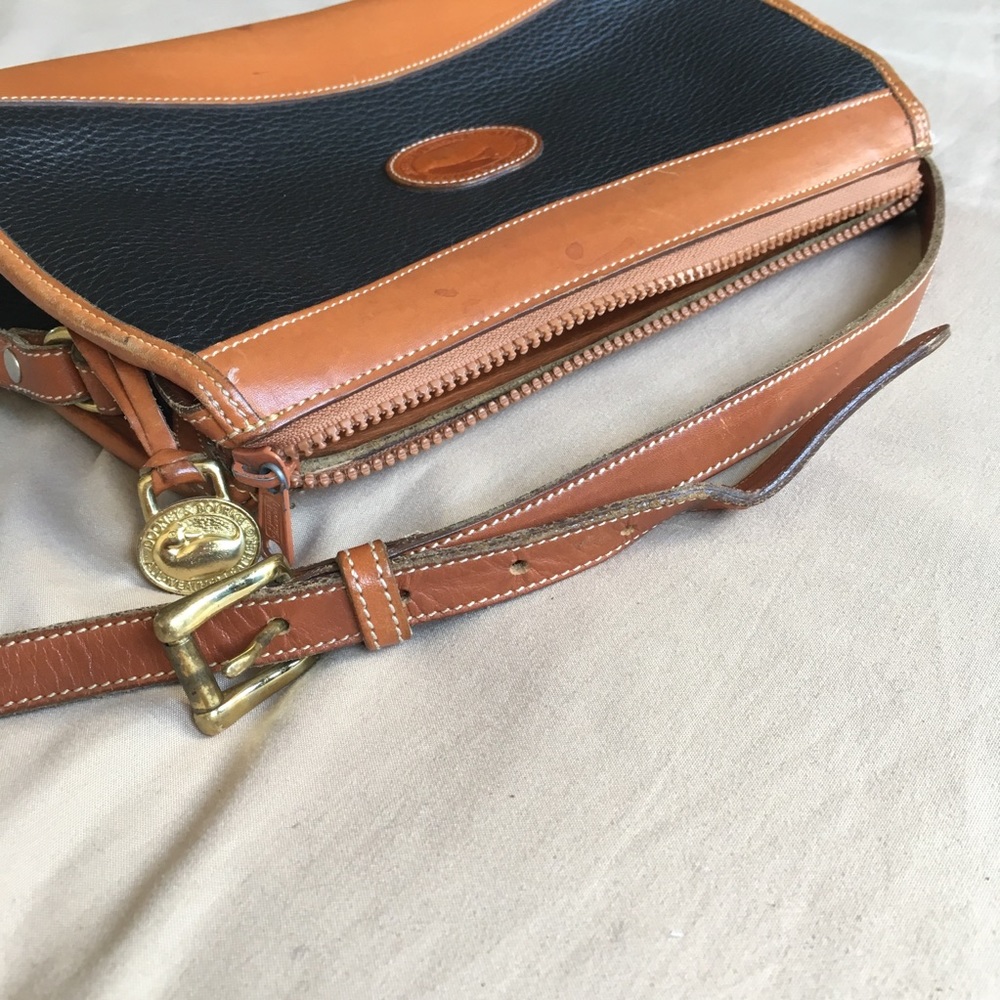 Vintage Dooney and Bourke Purse - Picture 4 of 8